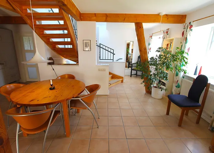 Danas , Nur 200 M Vom Entfernt דירה